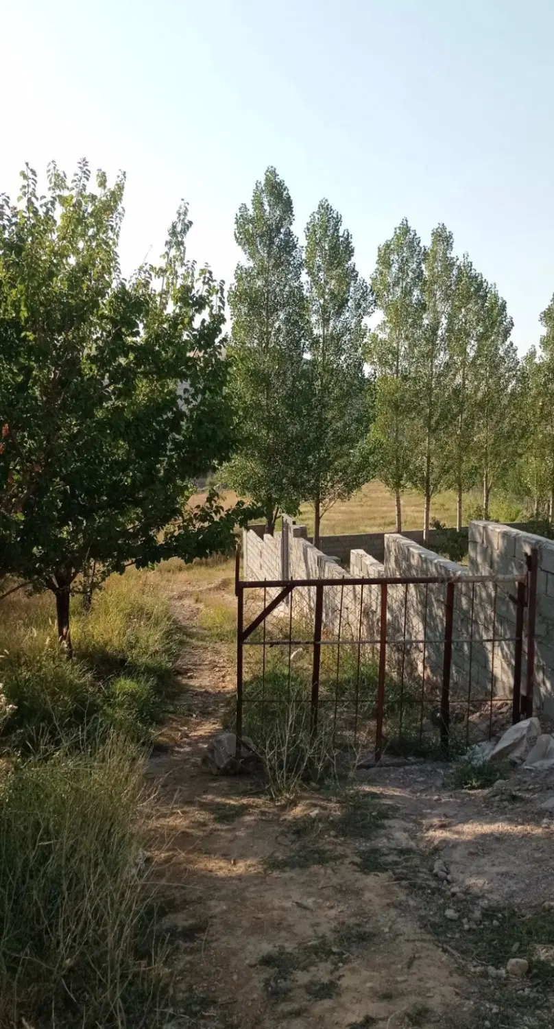 زمین  روستای نهر کنار معدن