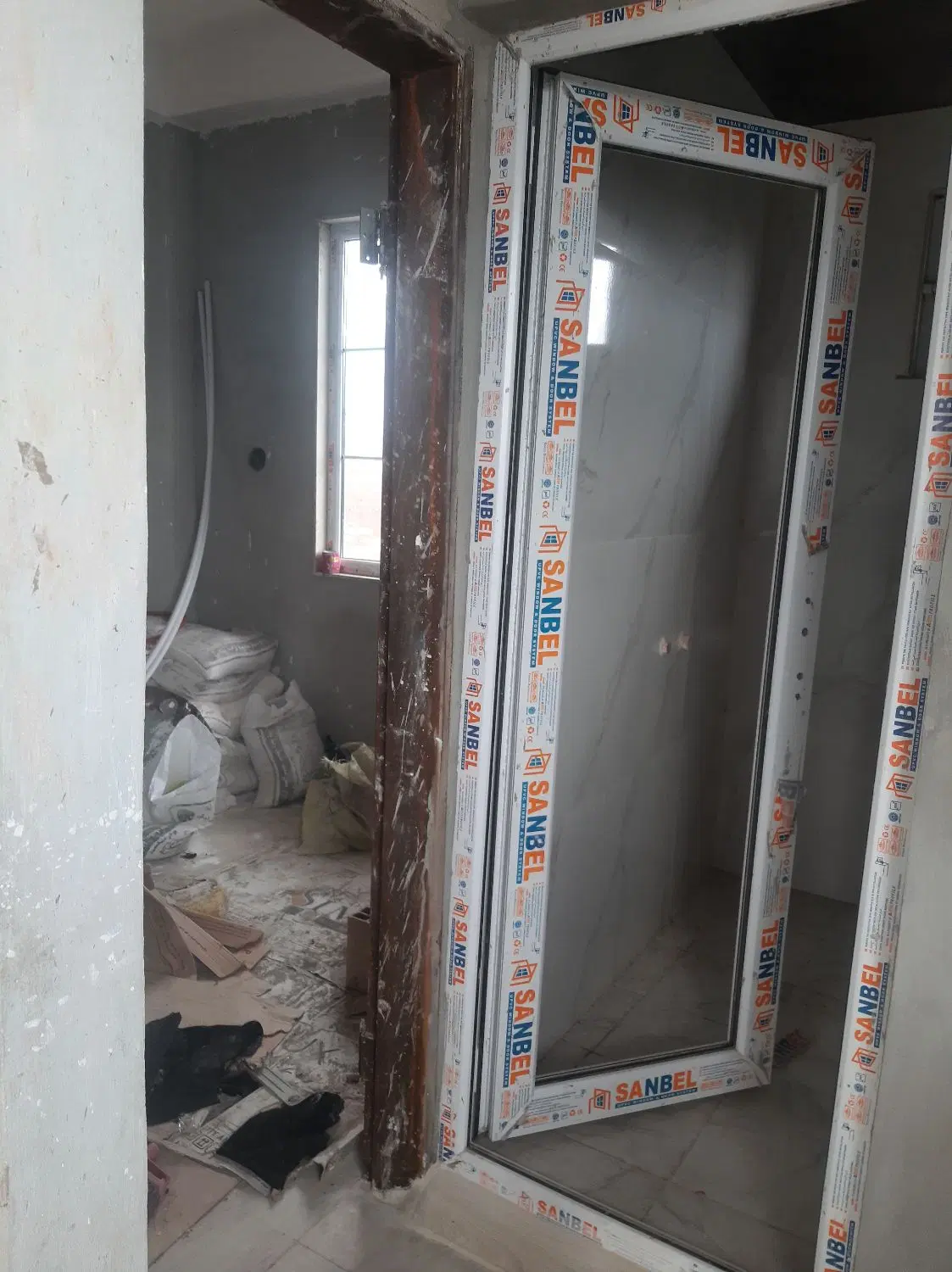 یک مغاره اجاری به همراه خانه مسکونی زیر ۱۱ تومن