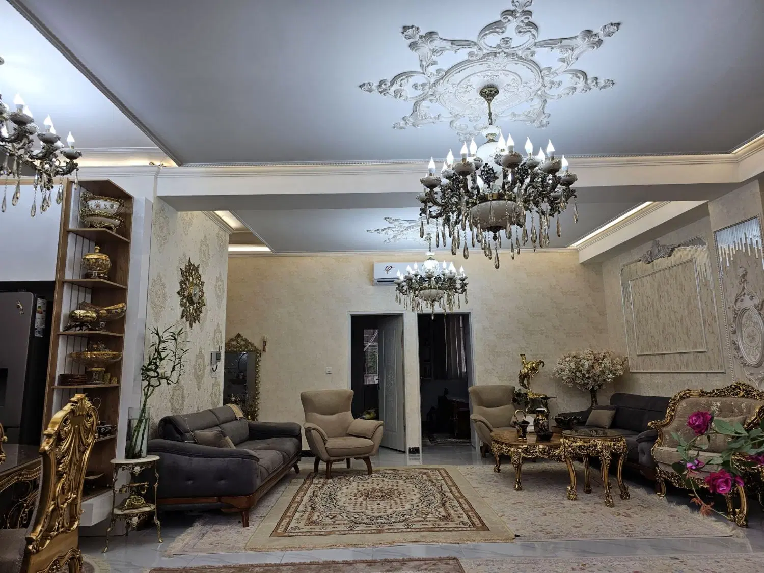 واحد اپارتمان ۱۳۲ متری کوچه تمهیدی