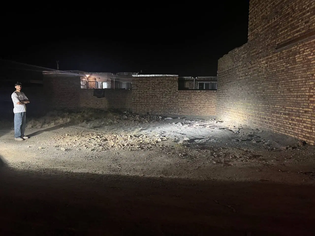 زمین ۱۰۰ متری انهر
