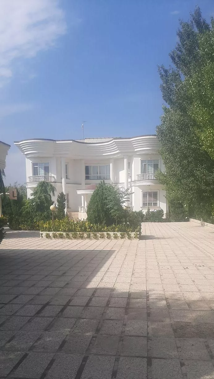 ویلای تیریبلکس ۸هزارمتری سندار