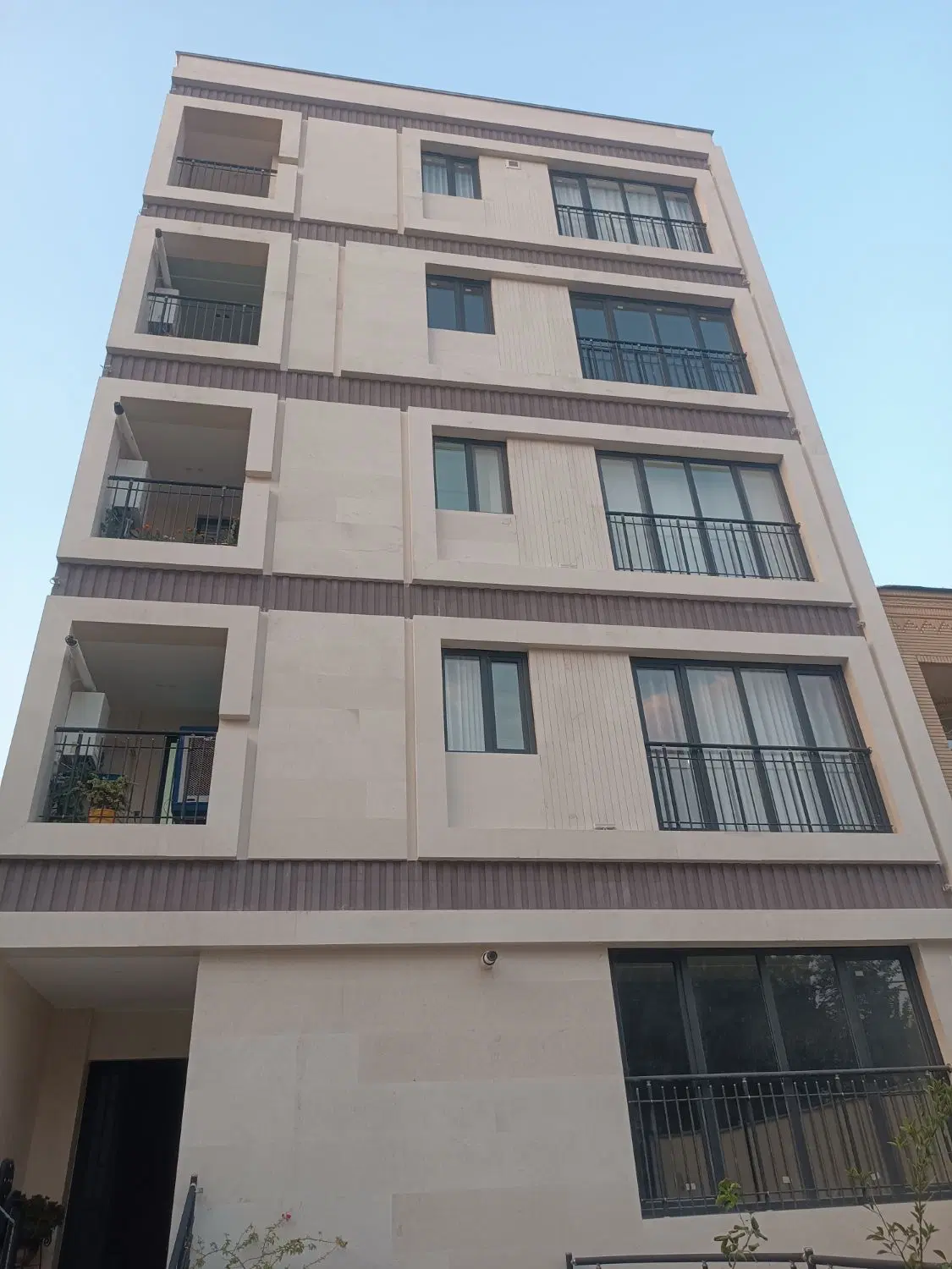 سه خواب 130 متری بر بلوار پاسارگاد