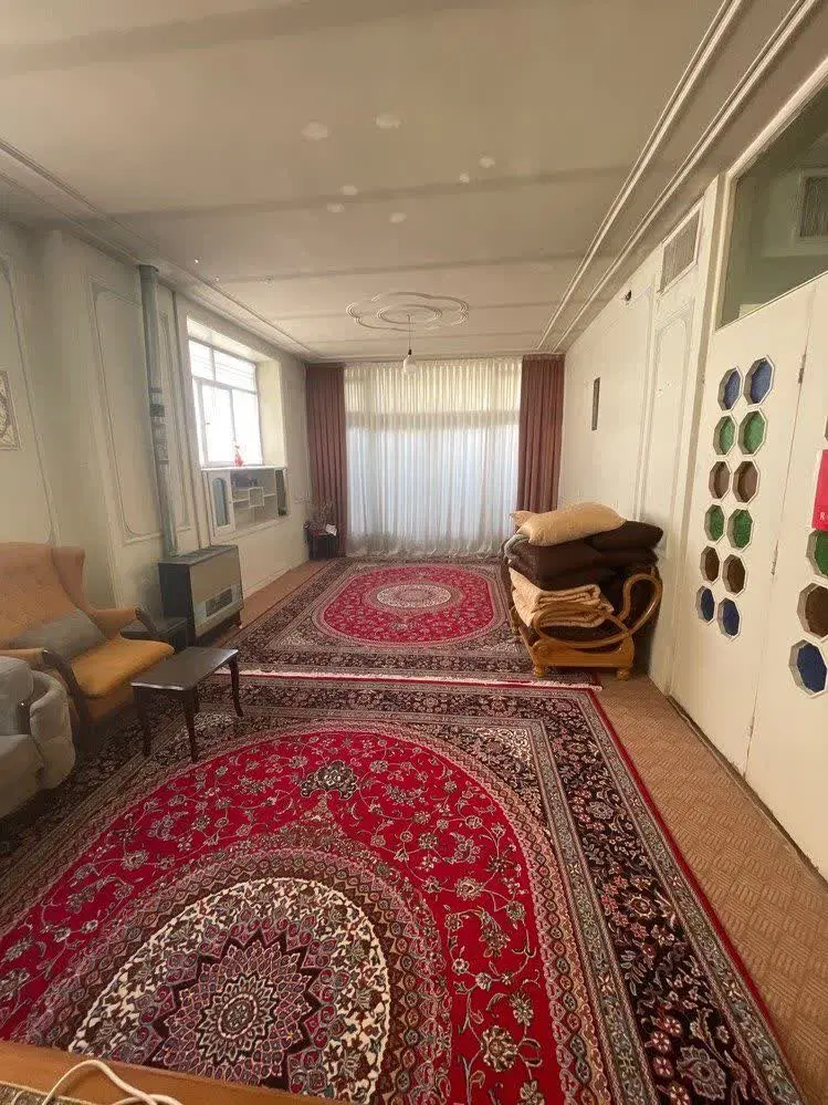 طبقه همکف از ساختمان دوطبقه در به ساخت