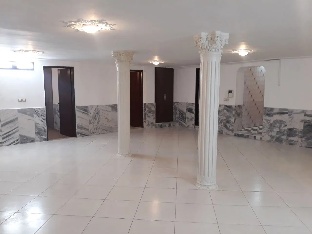 نوفل لوشاتو حاشیه باغ ملک آباد
