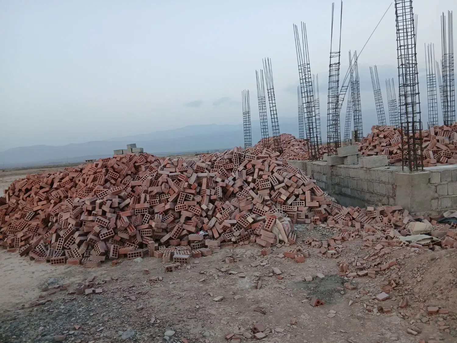 زمین فروشی