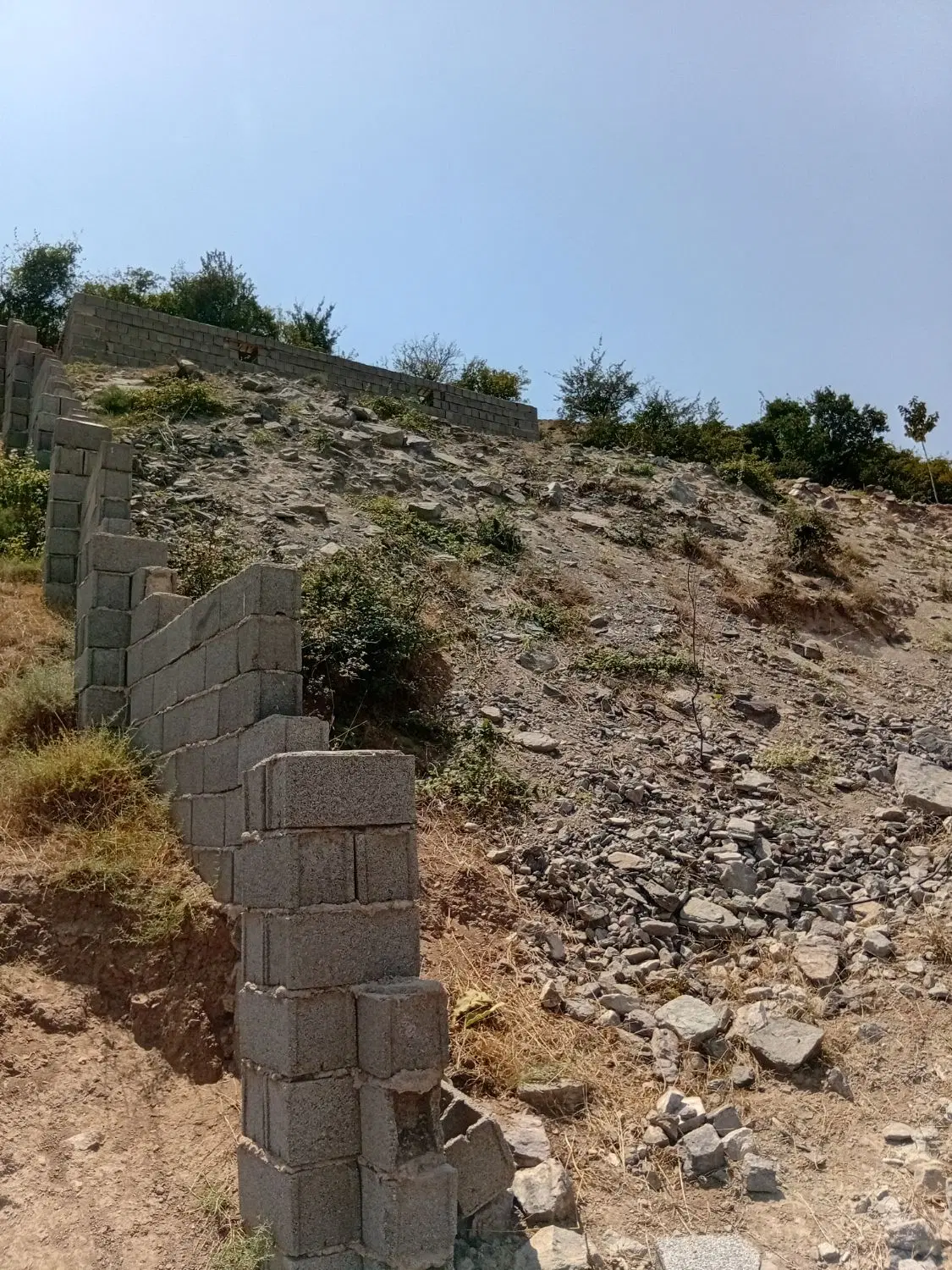 زمین باکاربری کشاورزی به متراژ۳۳۴مترمربع شسته رفته