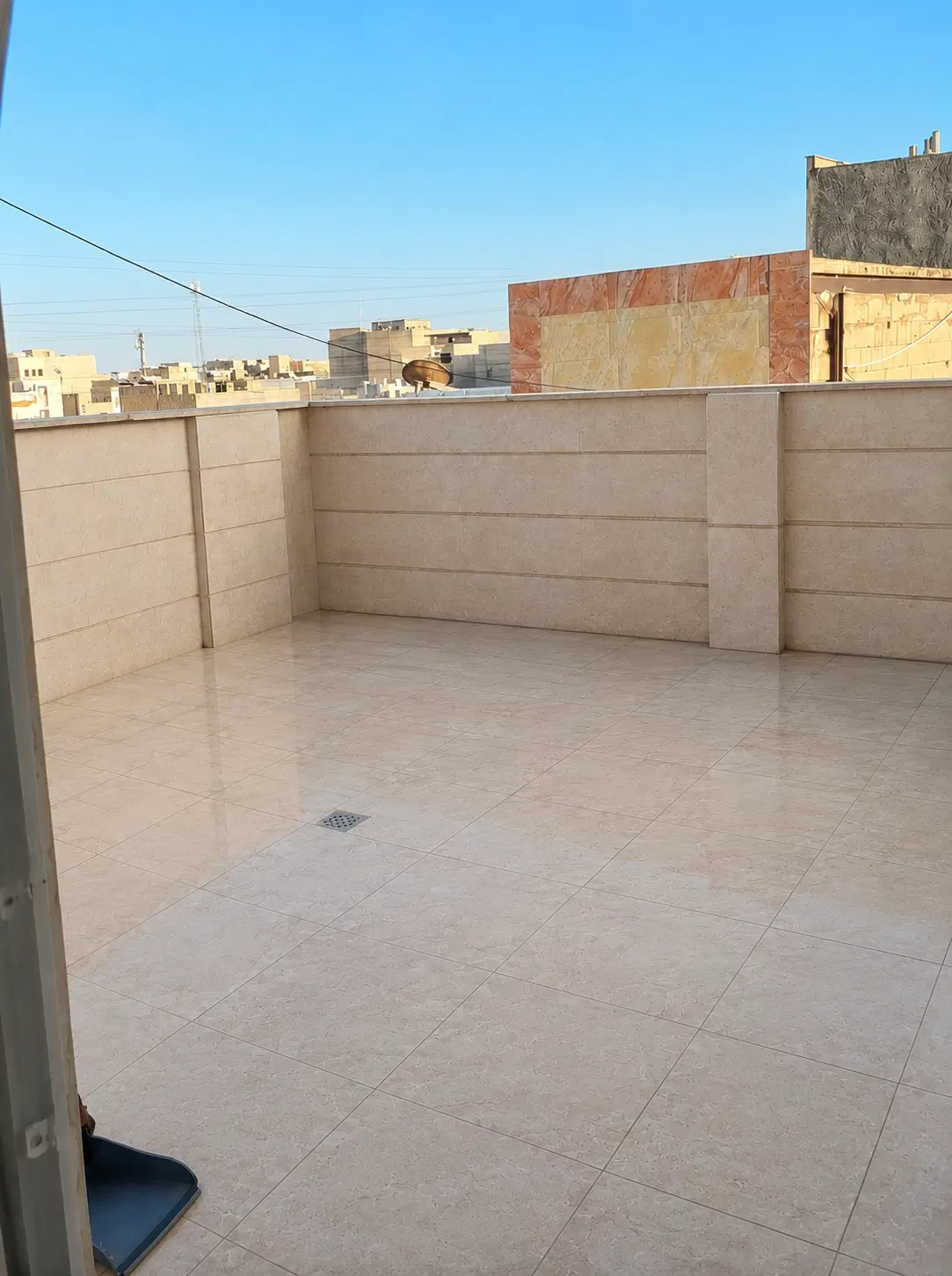واحد ۱۱۰ متری ۲ خواب حیاط دار