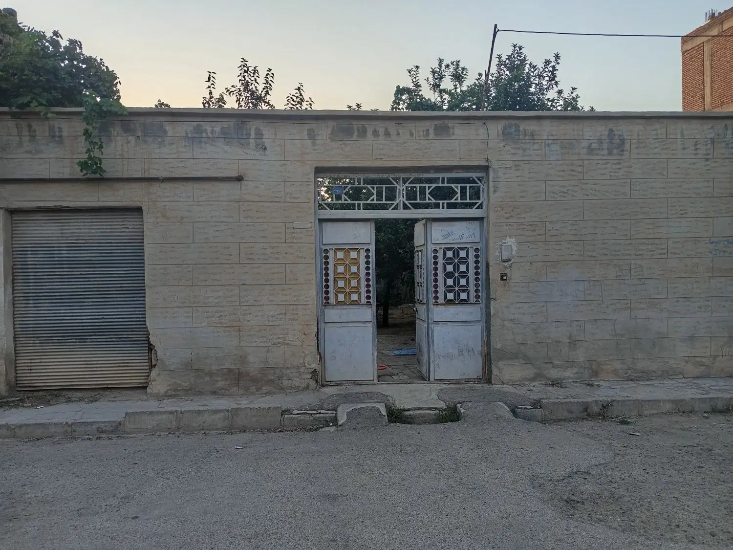 فروش یک باب ساختمان ویلایی