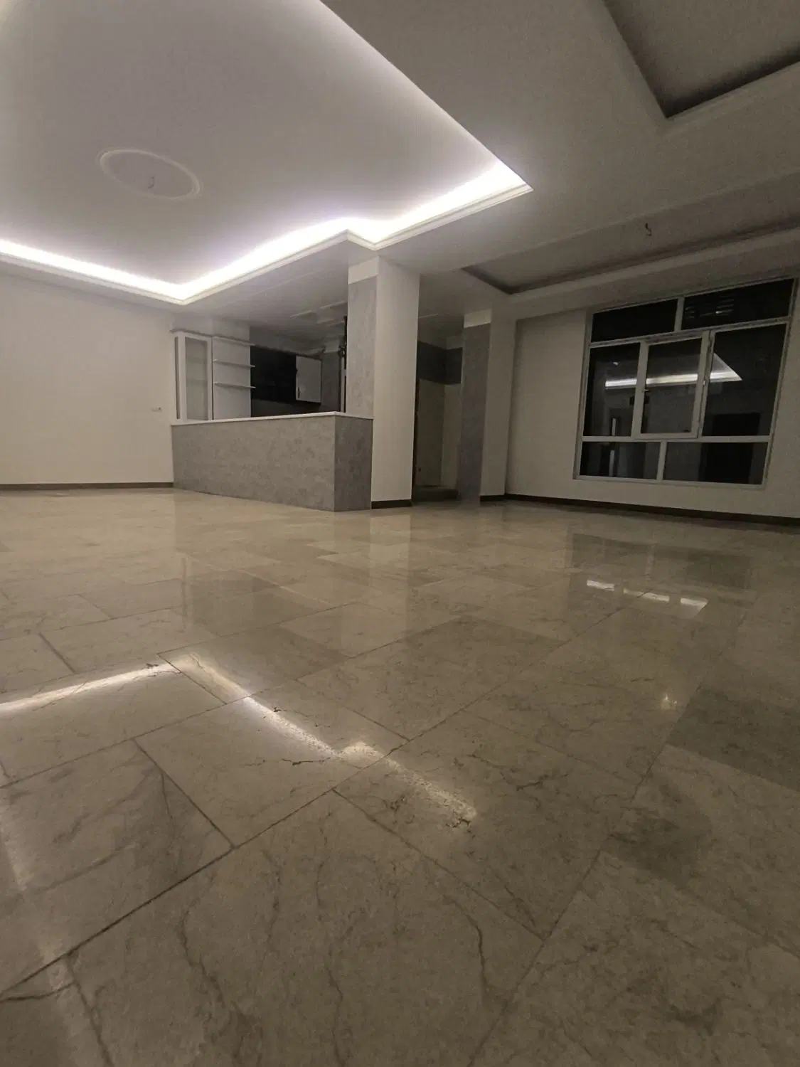 ۹۷ متر سعادت آباد تکواحدی ۸سال ساخت