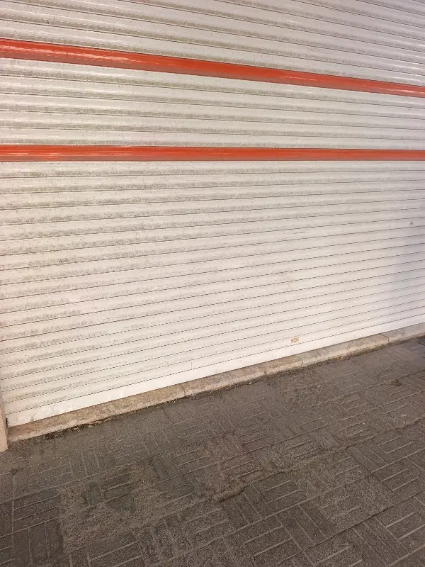 مغازه حاشیه پیروزی