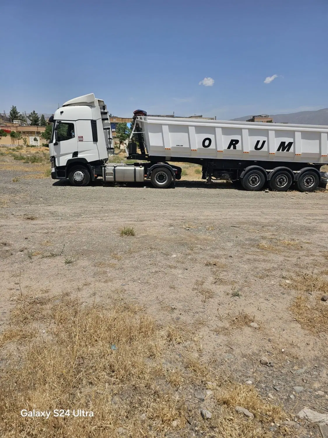 زمین فروشی