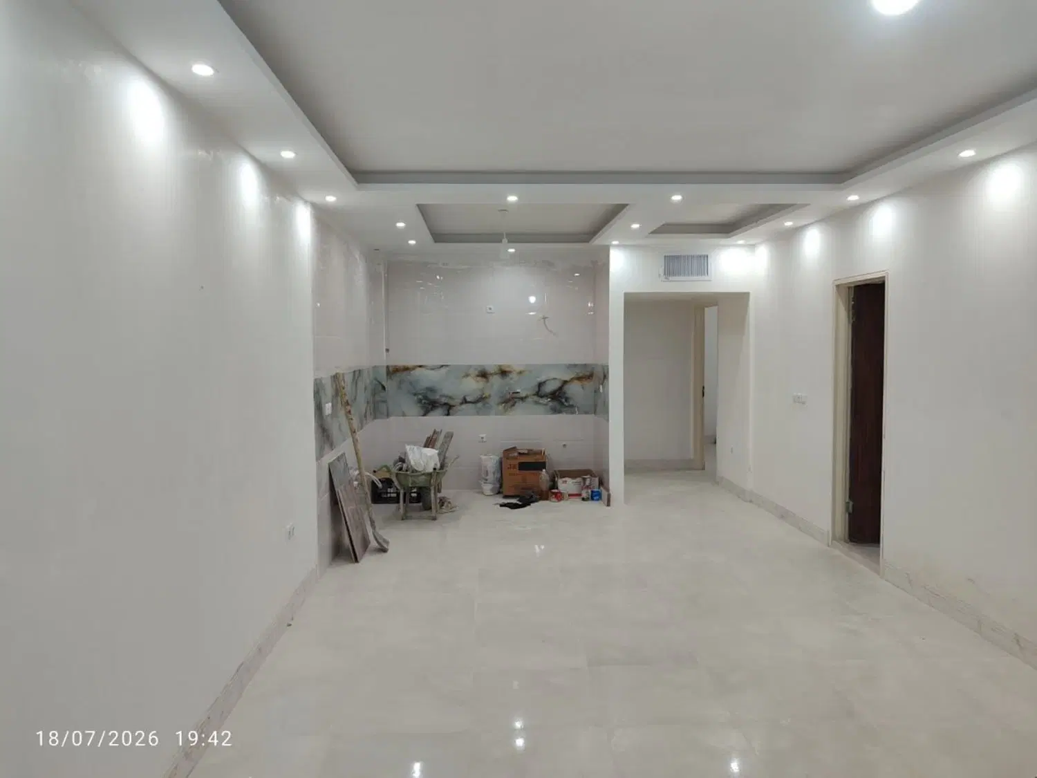طبقه همکف نیاوران