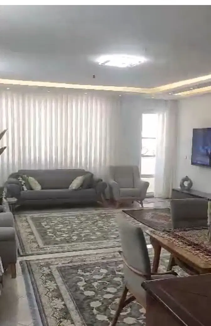 آپارتمان بسیار شیک و خوش نقشه
