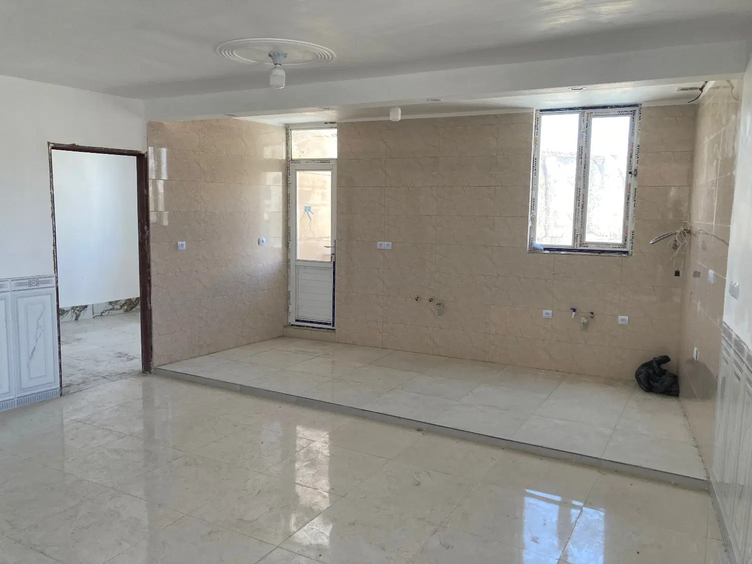 تجاری مسکونی اشترینان