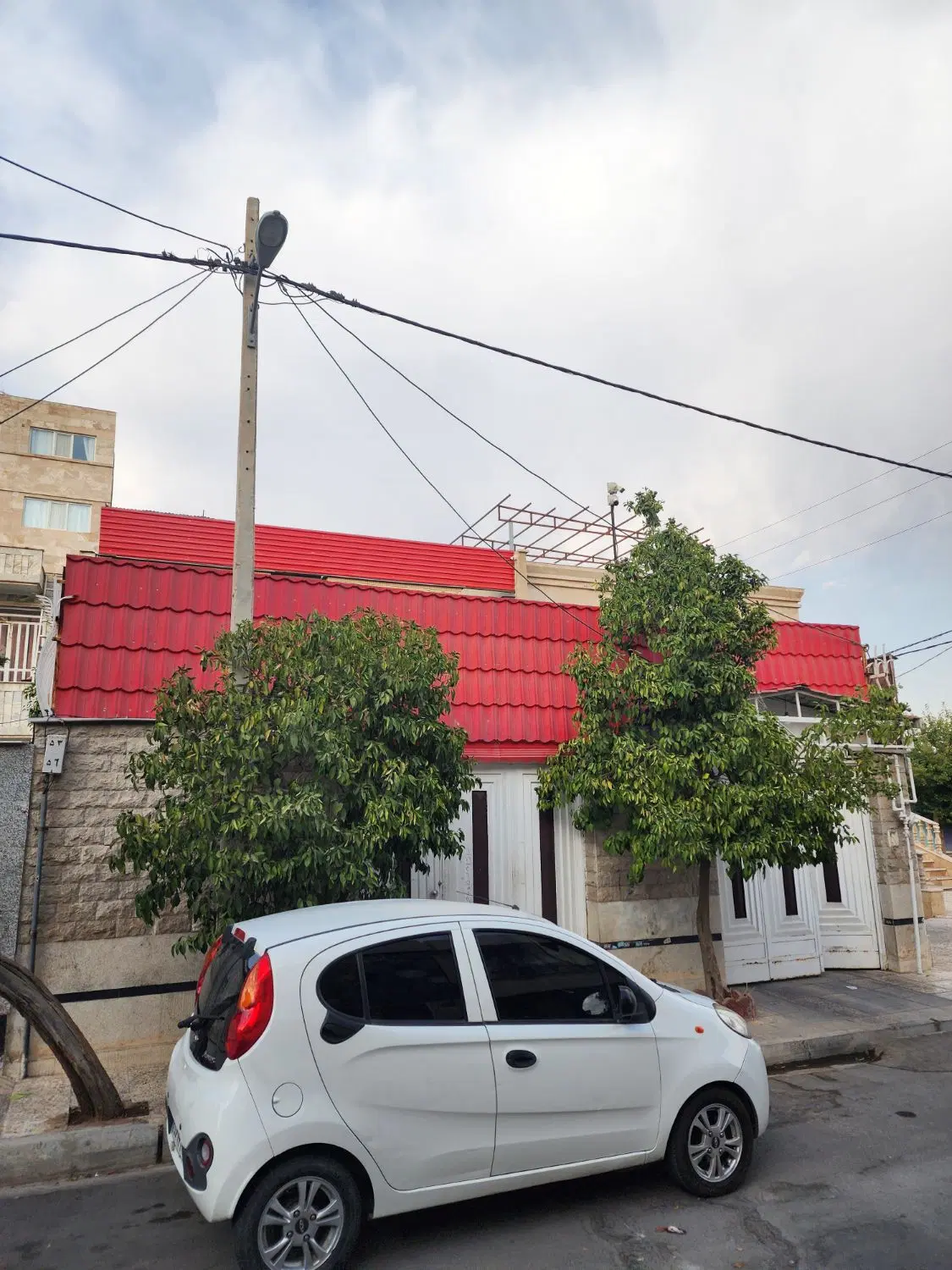 منزل ویلایی بر خیابان