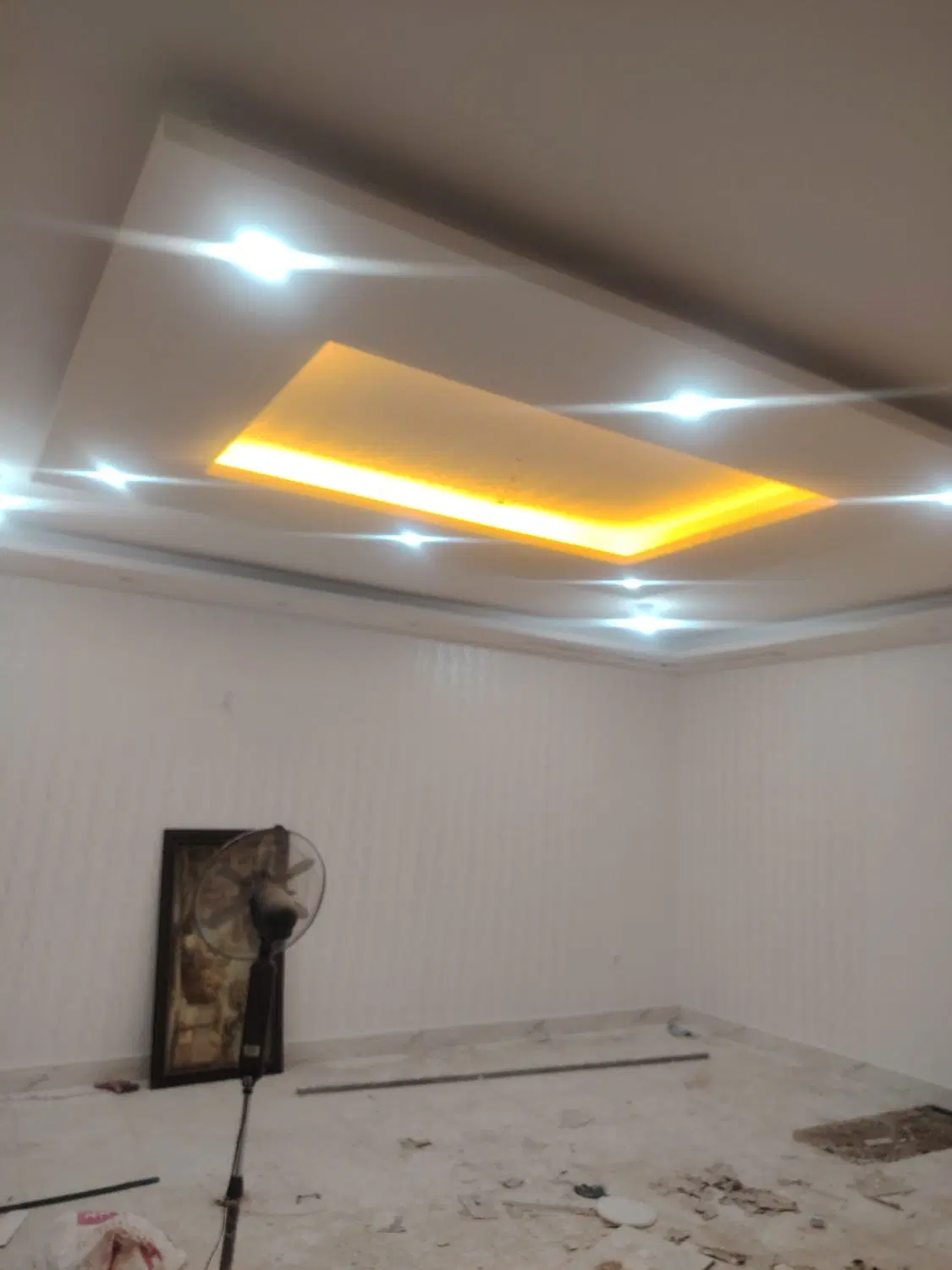 مغازه بسیار شیک وتمیز