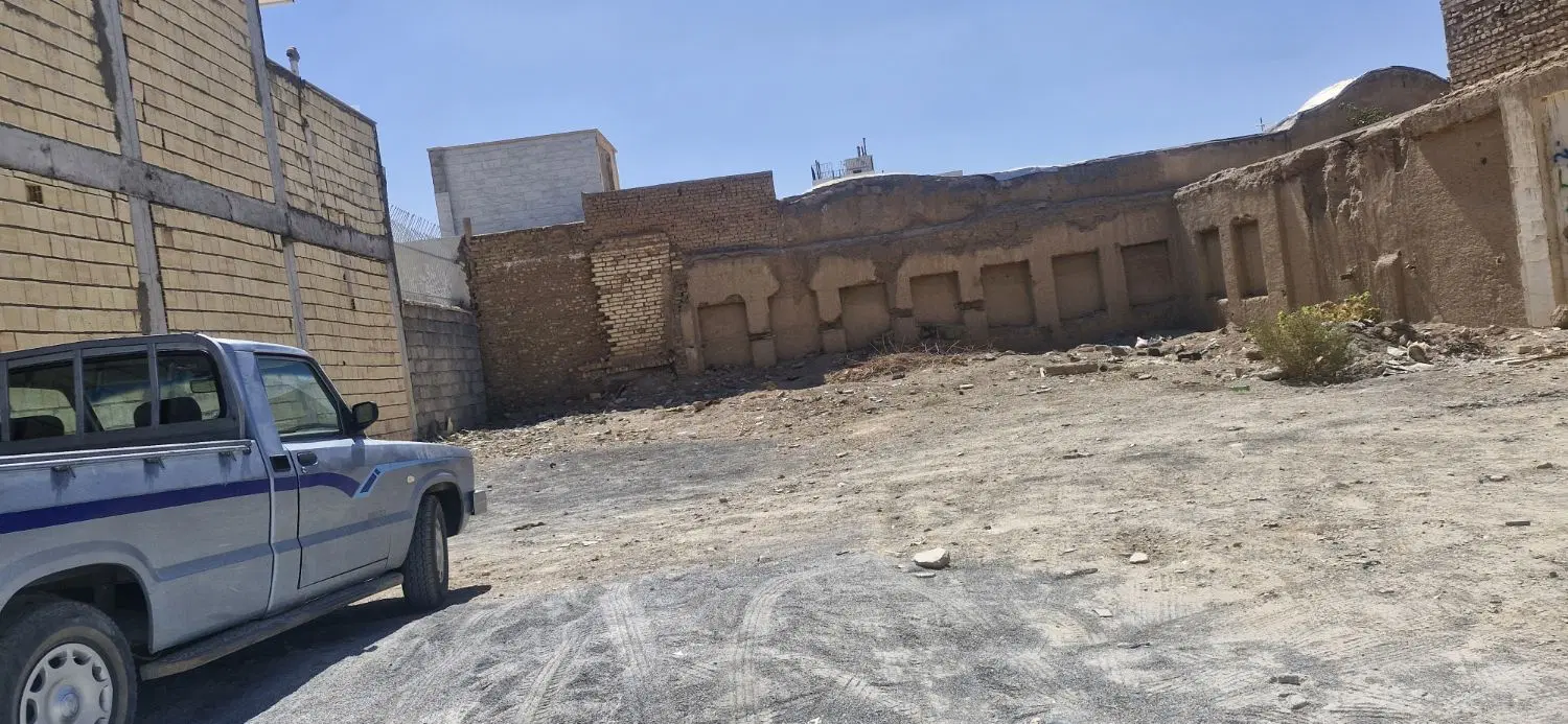 زمین جنوبی شرق نجف اباد