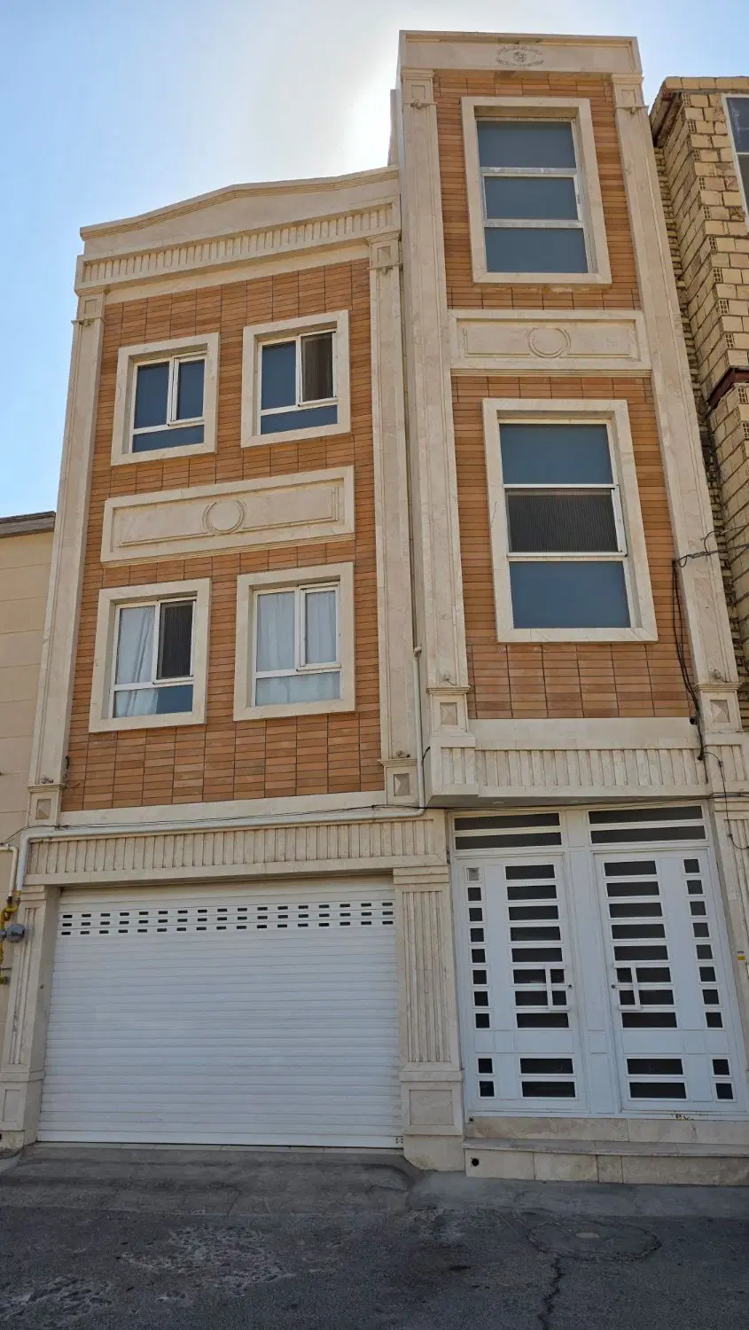 خانه سه طبقه فروشی