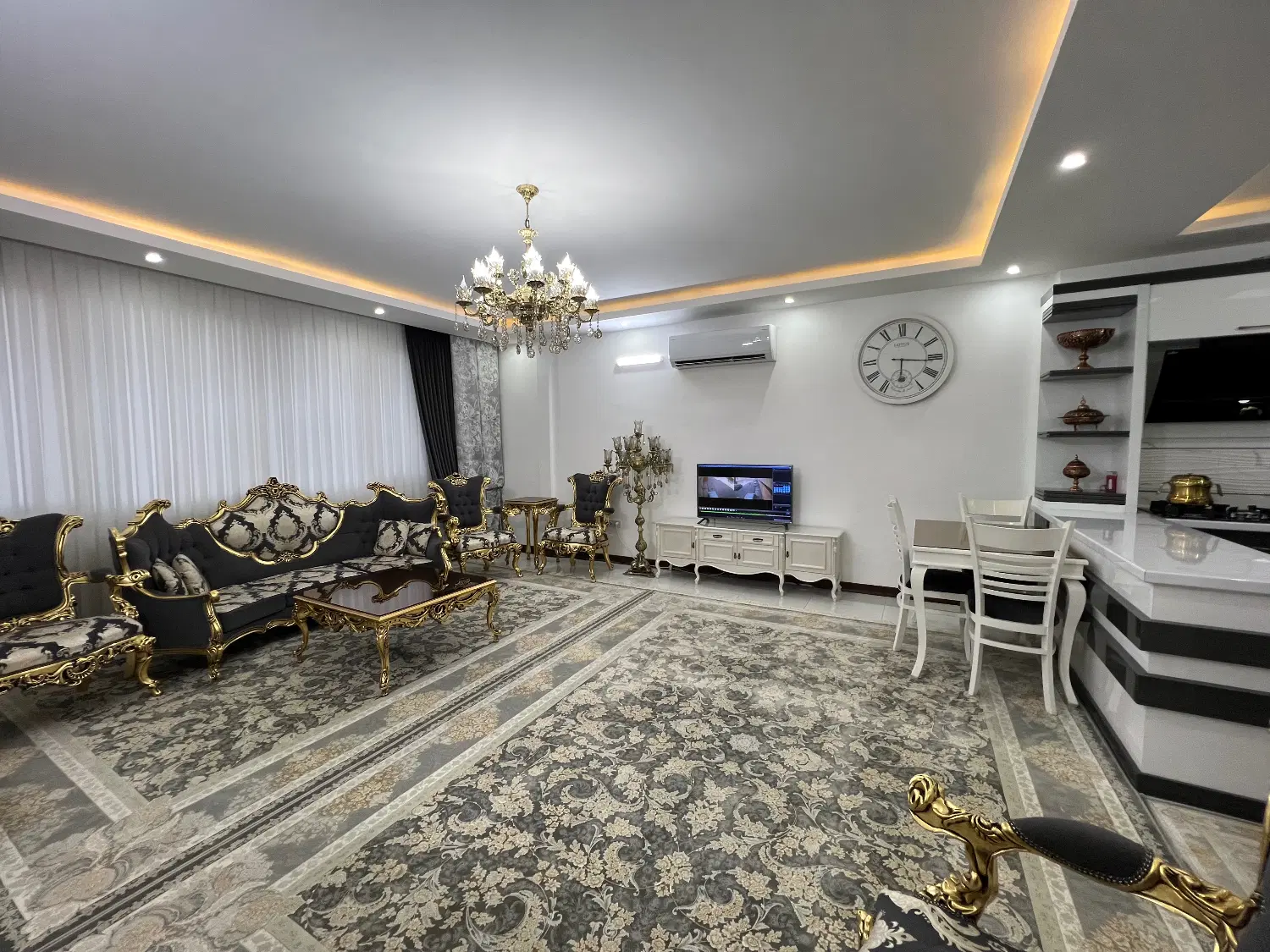آپارتمان ۱۰۰ متری طبقه دوم پارکنیگ اختصاصی