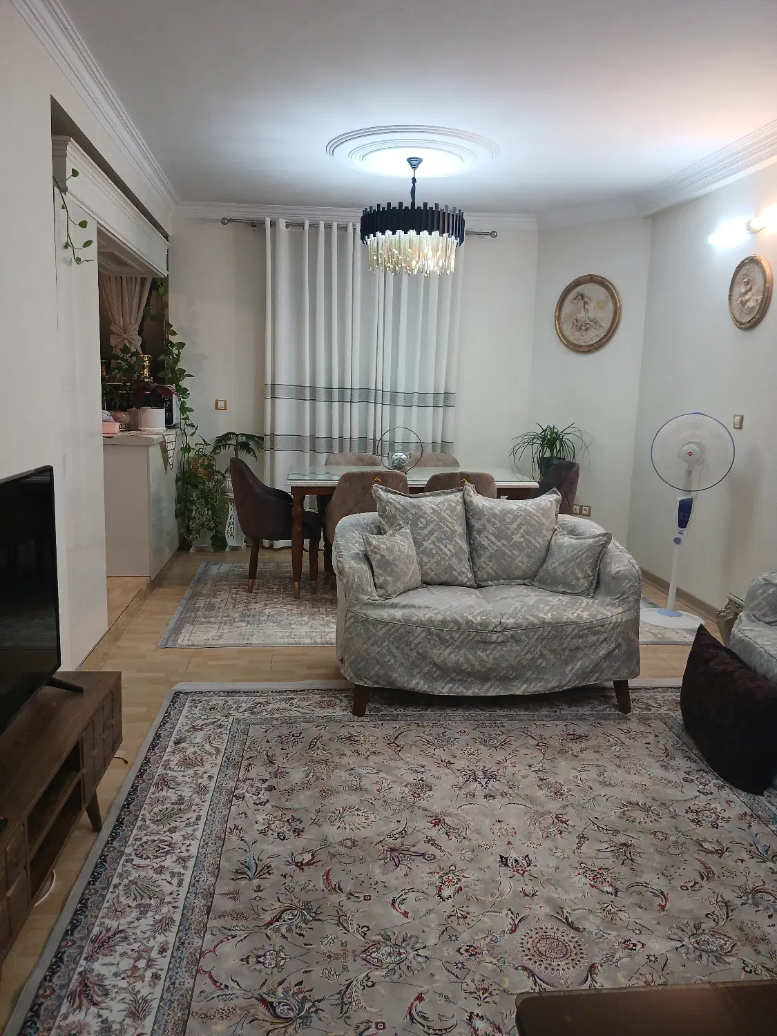 فروش آپارتمان ۲ خوابه تکواحد با پارکینگ و انباری