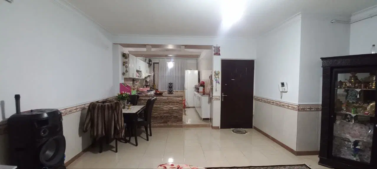 اپارتمان طبقه ی دوم  خیابان کشتارگاه