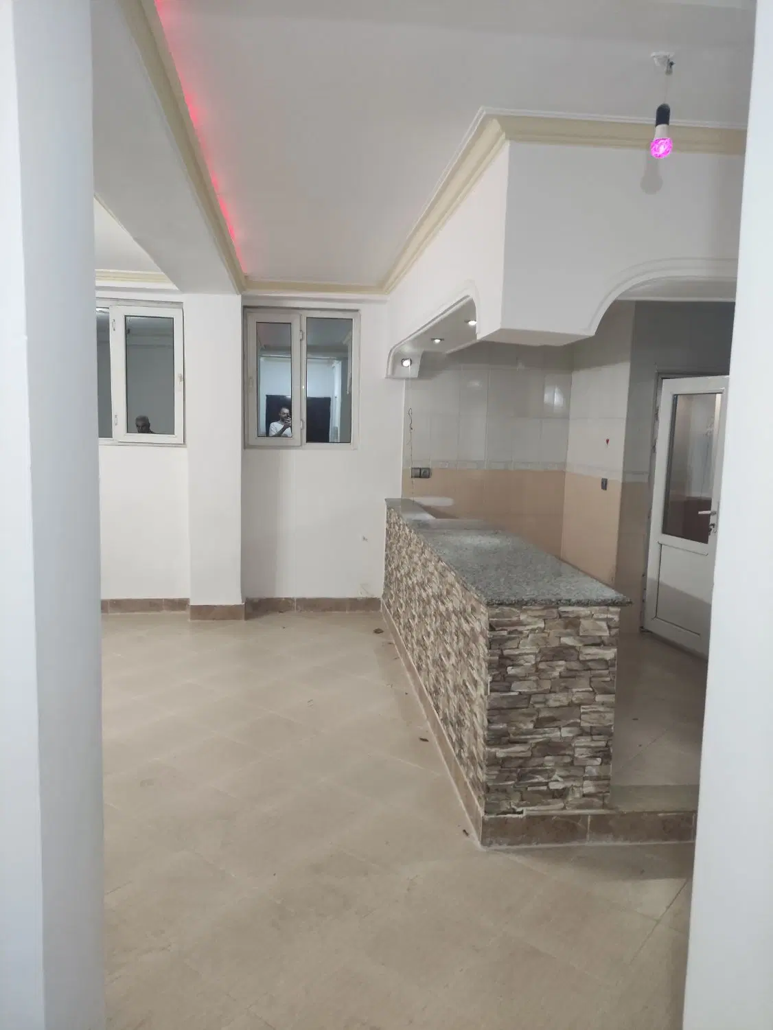 آپارتمان هشتاد و پنج متری فول امکانات