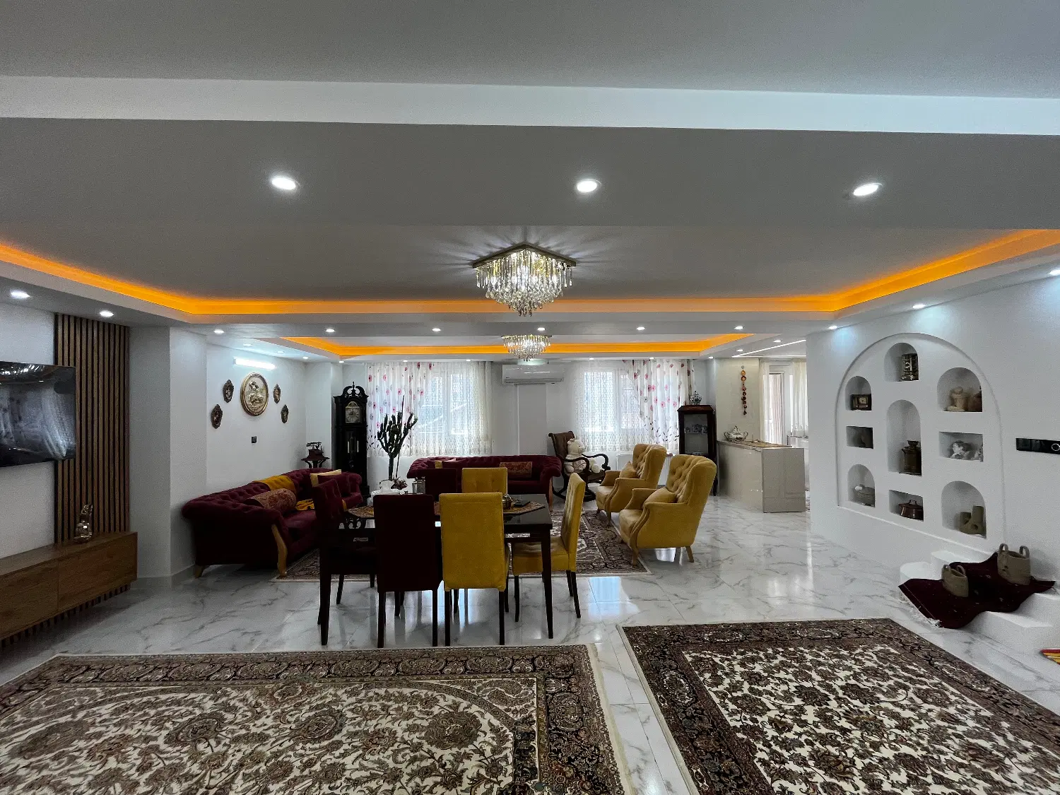 ۱۴۵ متر ۳خواب مرکز شهر خ اصلی دوچنار  تخلیه ۱۵روزه