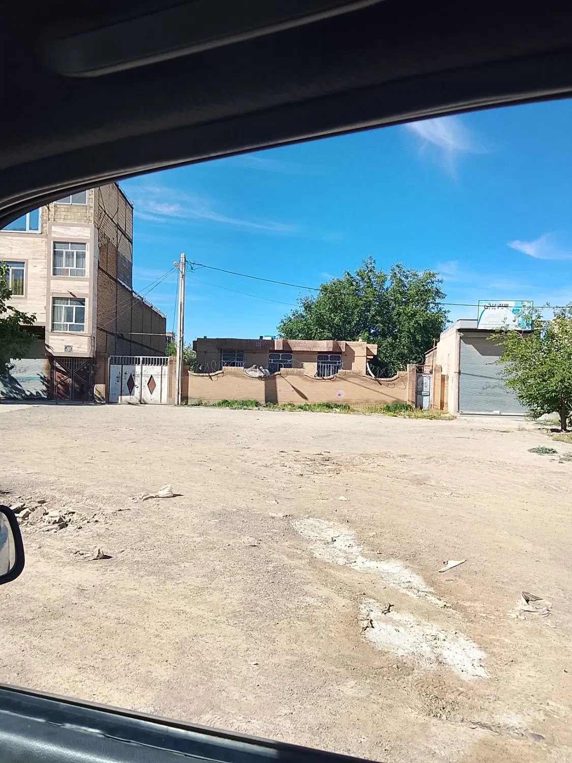 خانه کلنگی بر خیابان کرناچی