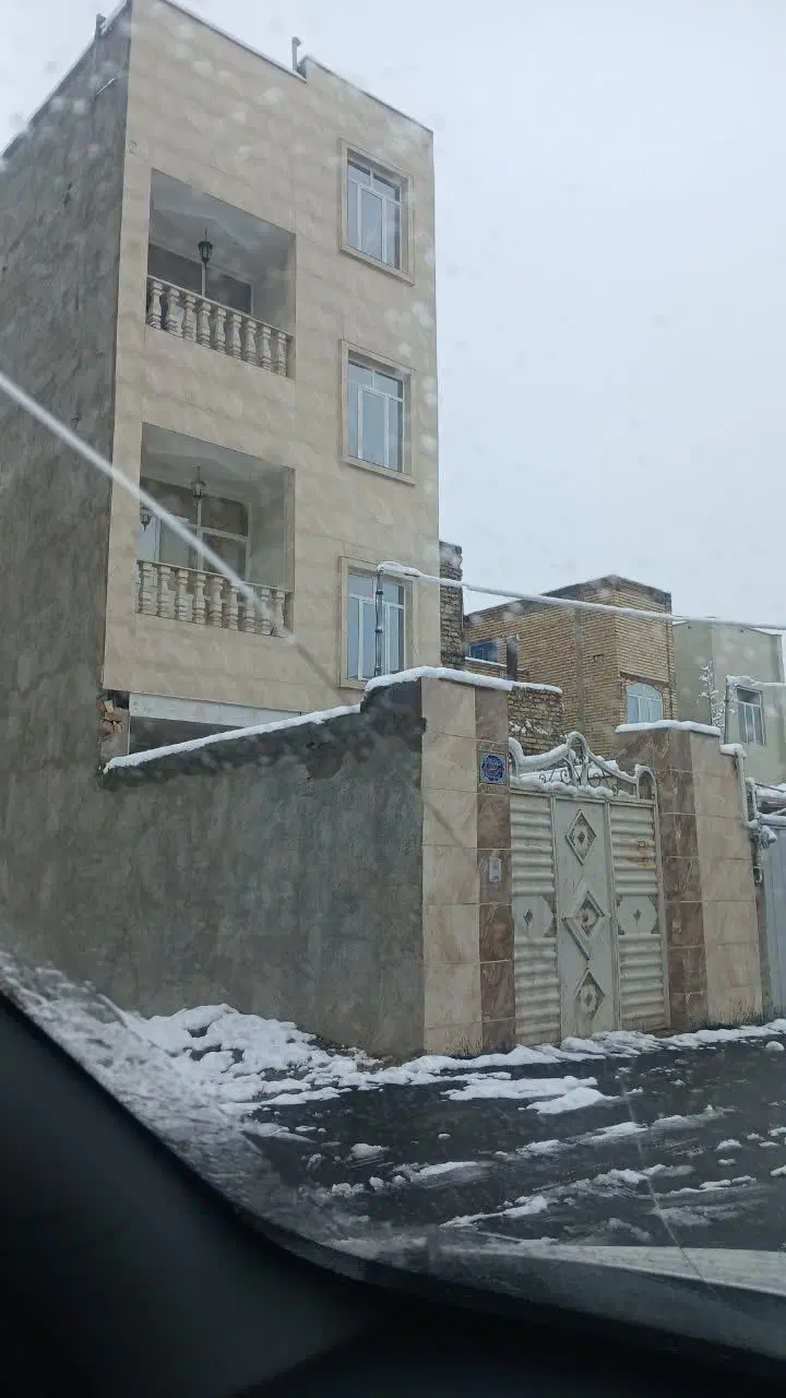 ویلایی دربستی سه طبقه