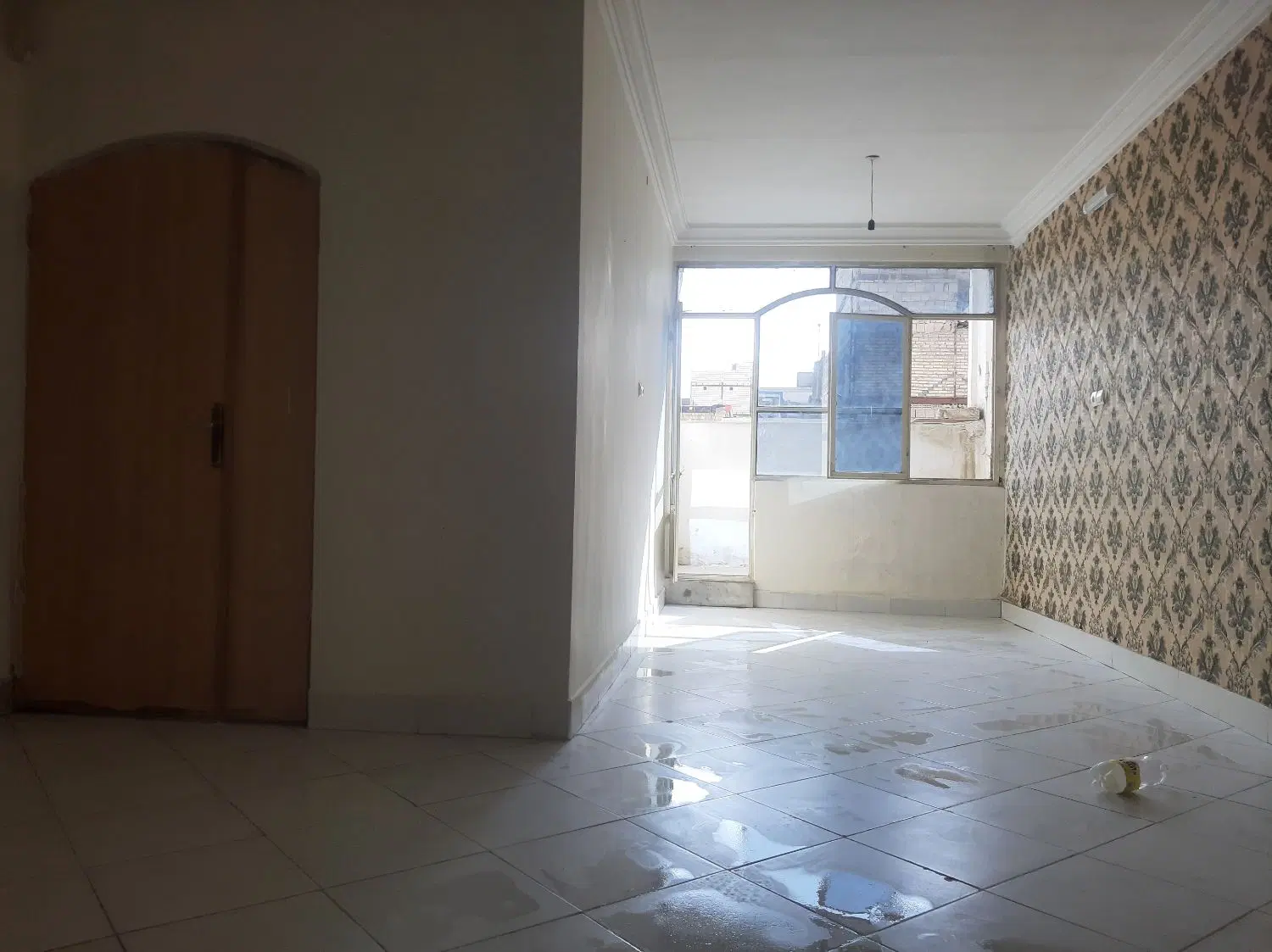 آپارتمان ۷۵ متری . طبقه سوم . پارکینگ اختصاصی