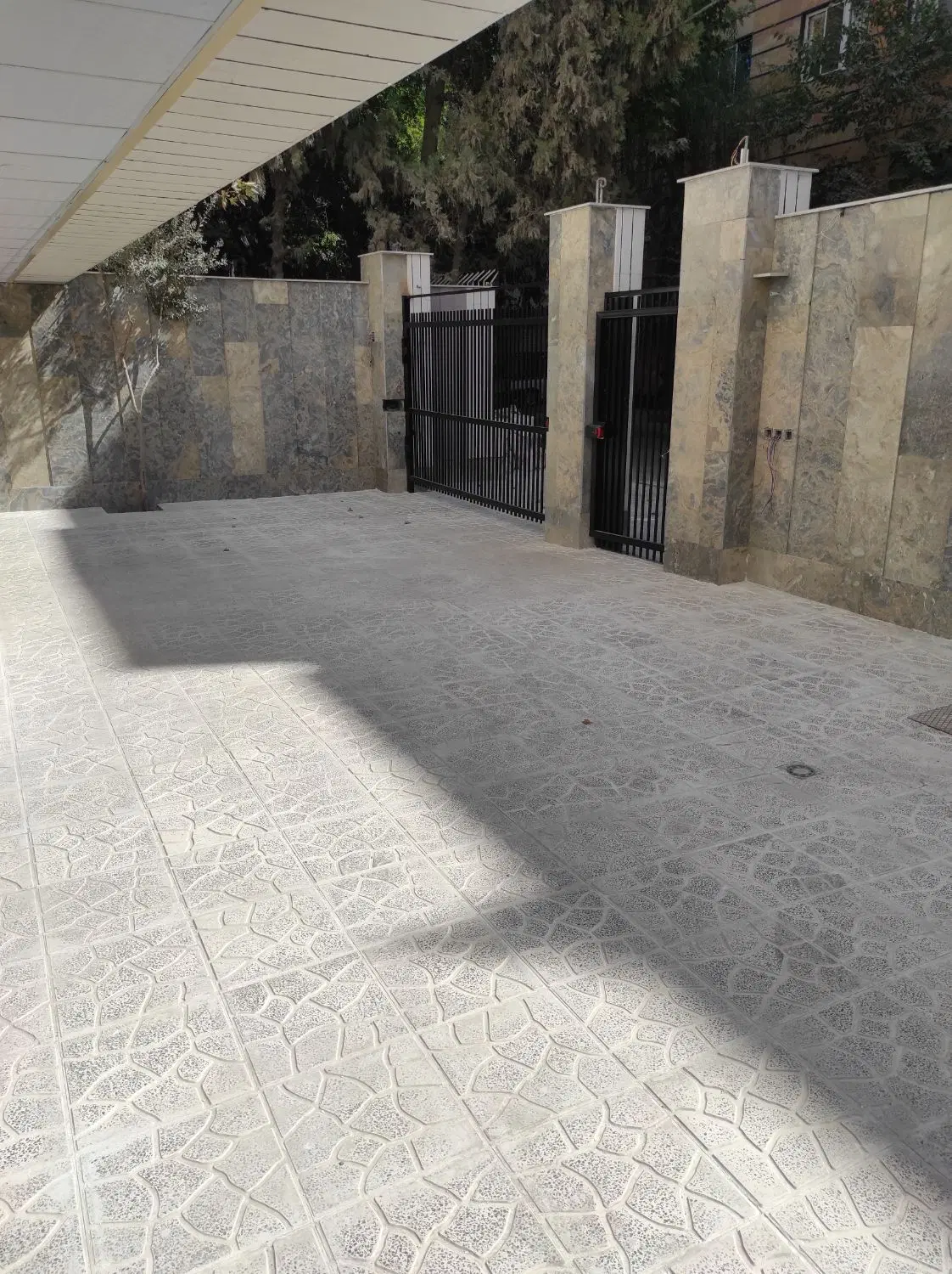 آپارتمان نو ساز _110متری_2 خواب