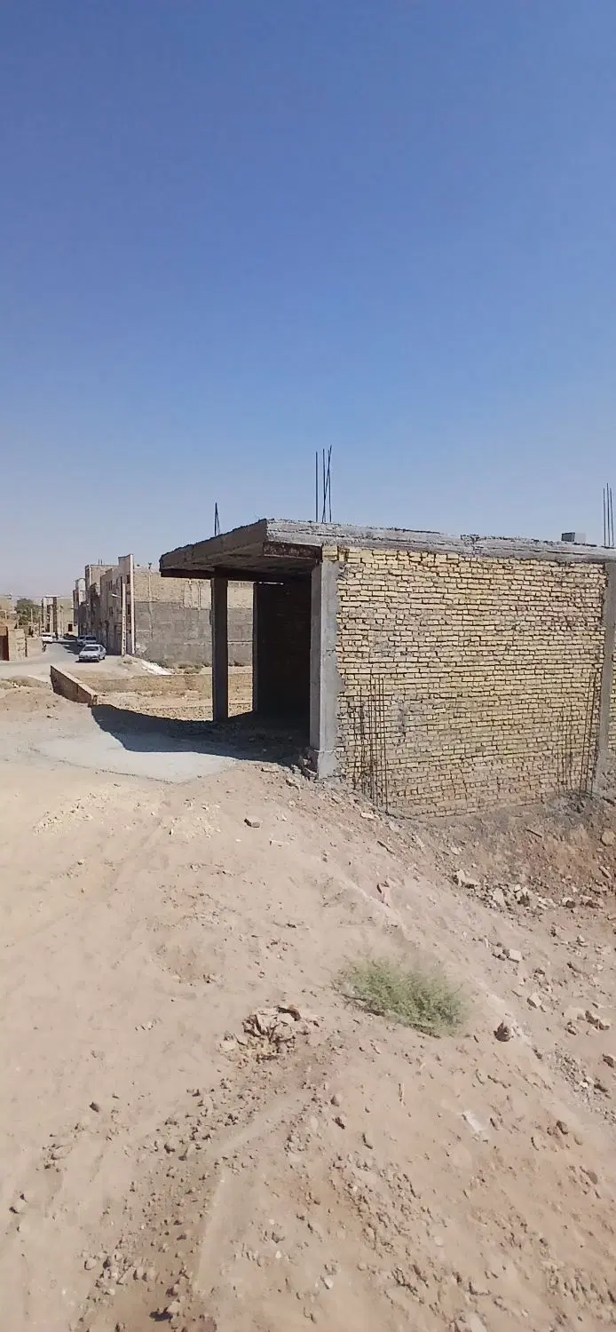 ساختمان نیم ساز