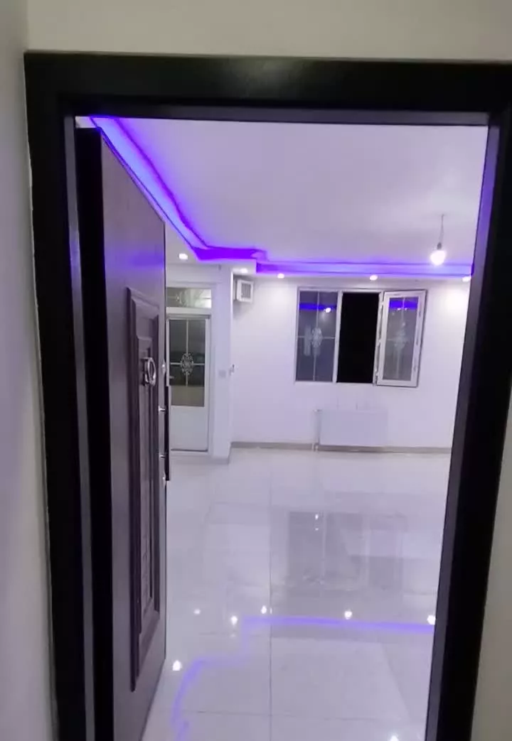 خانه نوساز غرق نور تک واحدی