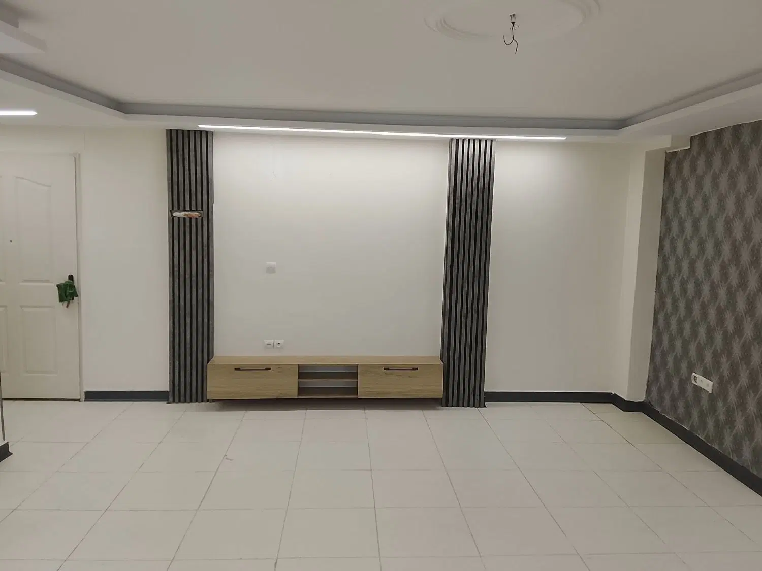 حاج منصور ۷۵ م ۲ خ با پارکینگ ونگهبانی وسند تکبرگ