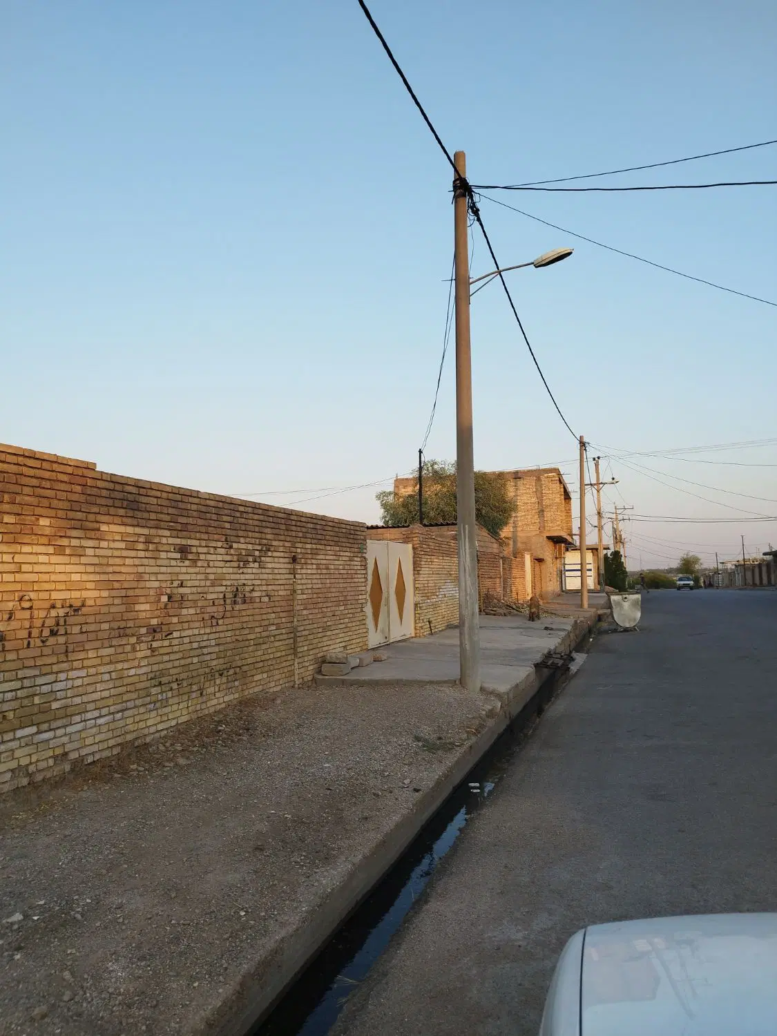 90متر زمین چمگلک دور فلکه