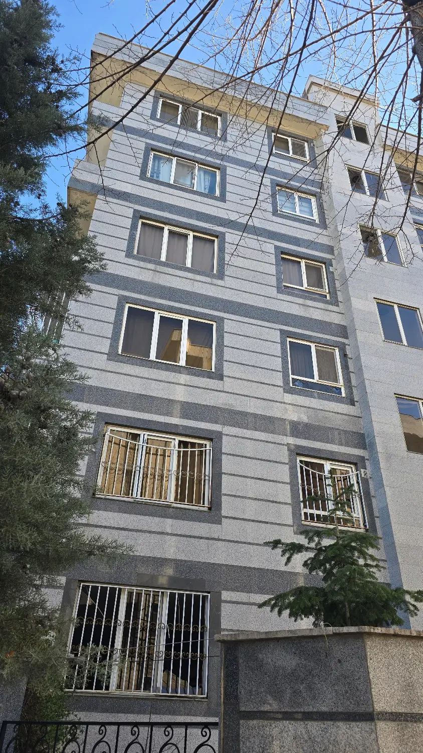 آپارتمان سه خوابه حوالی میدان نوبنیاد