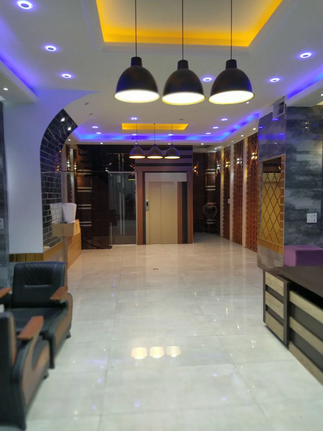 240مترتجاری3طبقه مناسب کلینیک،شرکت‌ونمایشگاه خودرو