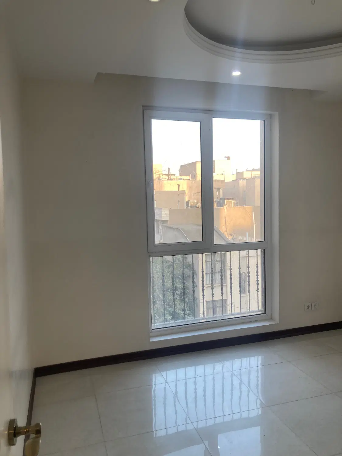 شکوفه ۶۳ متر