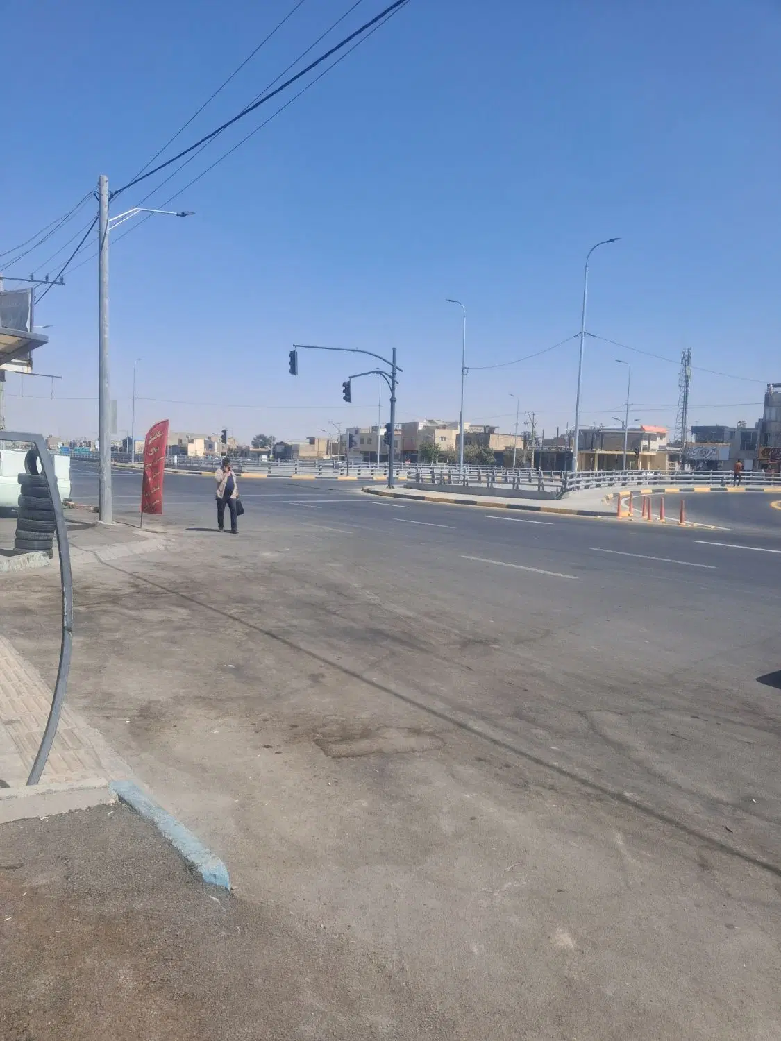 146 متر لب کندرو اتوبان