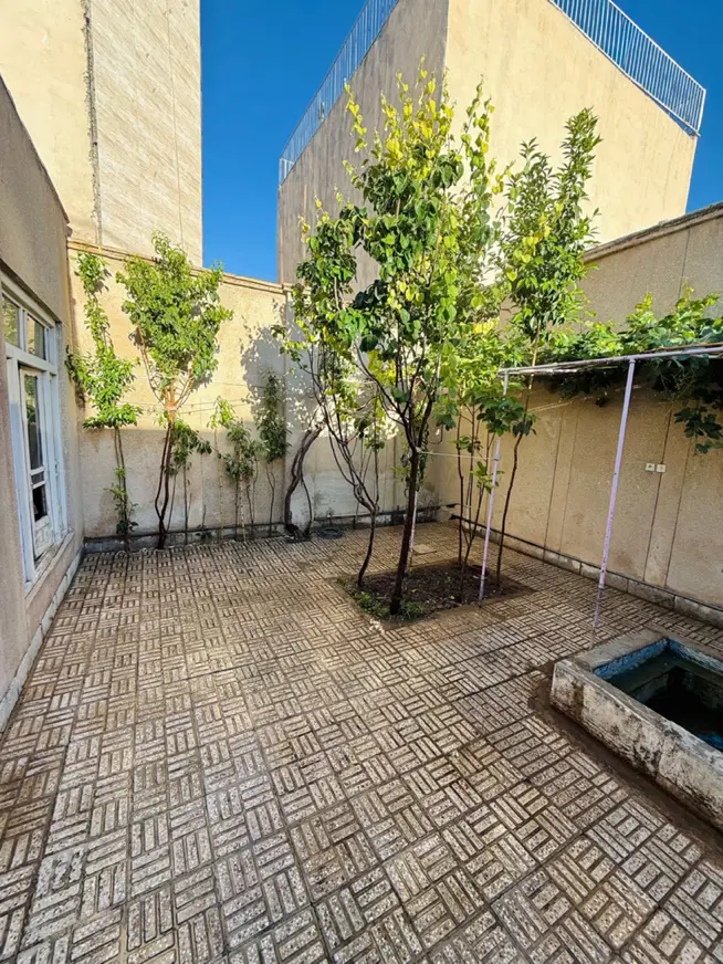 منزل خونه ویلایی قدیمی دربست 130 متر مولوی مدرس