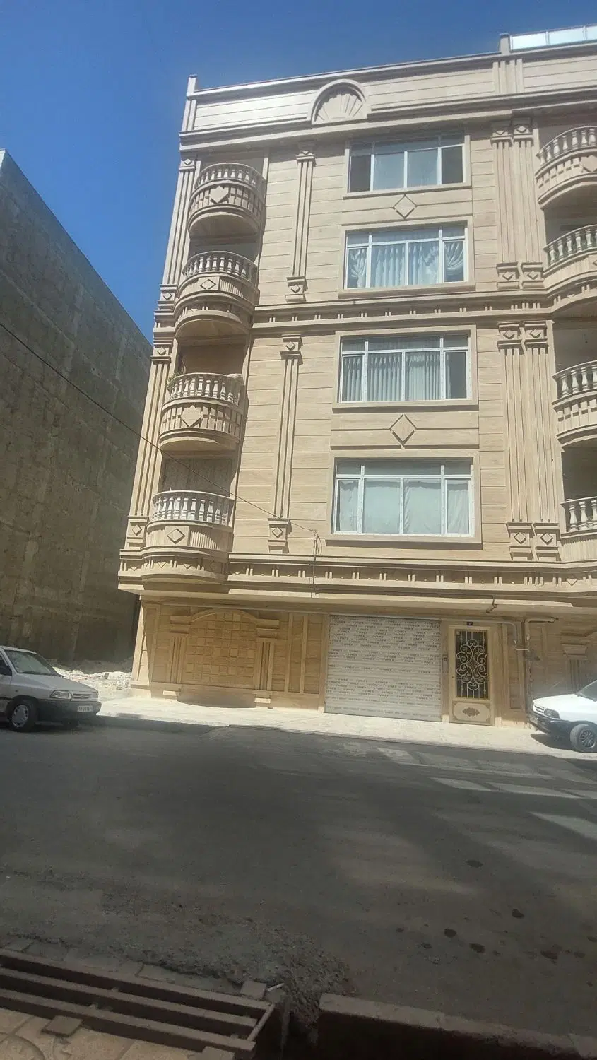 واحد در باغ امامی