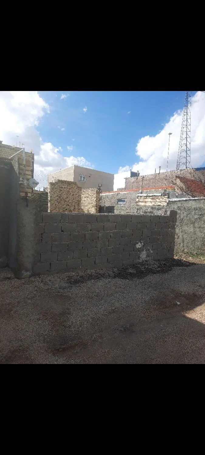 سختمان نیمه کاره حصار