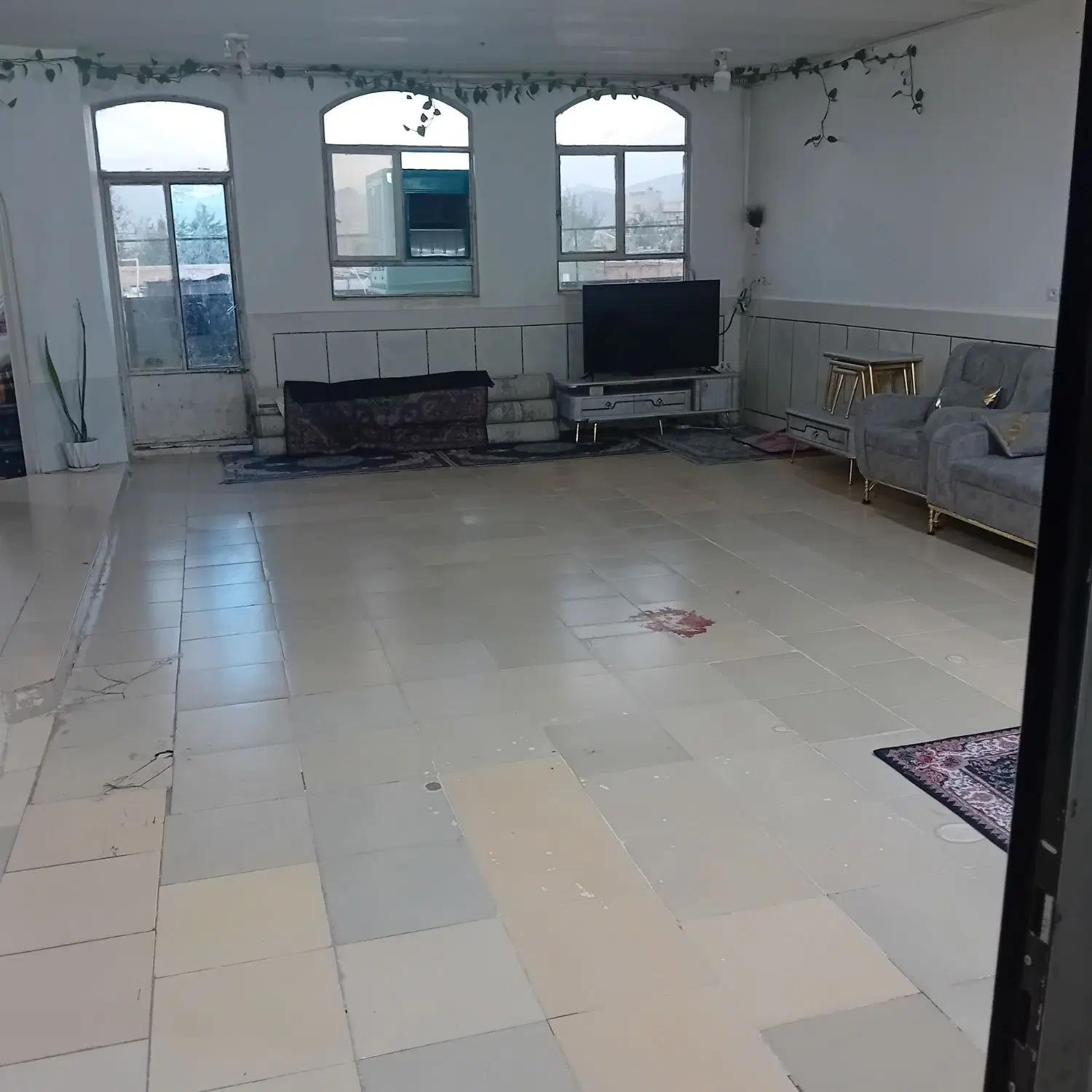 خانه اجاره ای طبقه دوم