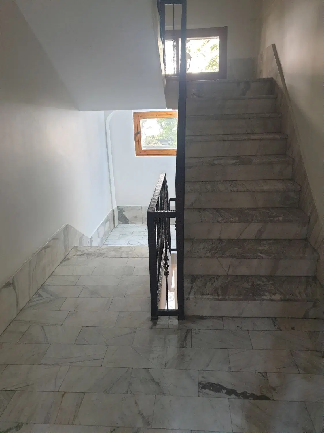 آپارتمان ۸۵متری اجاره ای تکاوران جنوبی