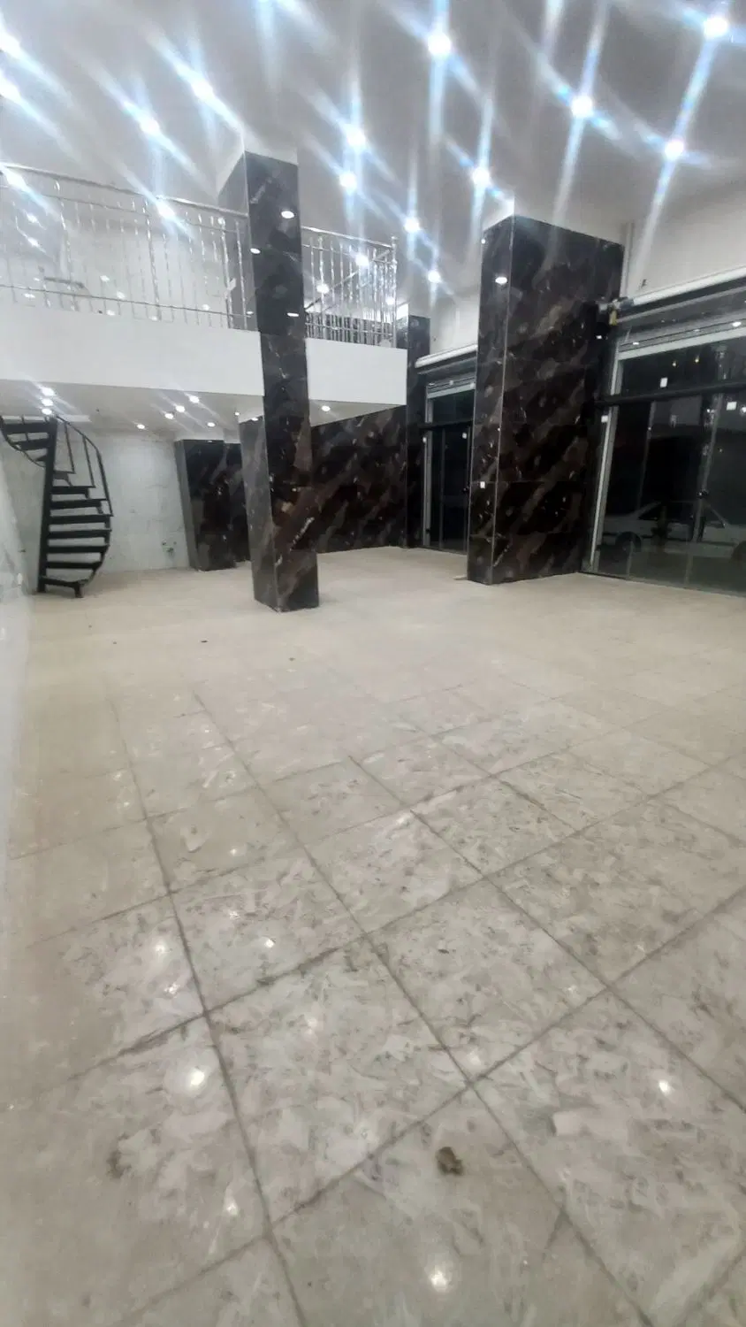مغازه ۱۰۰متر