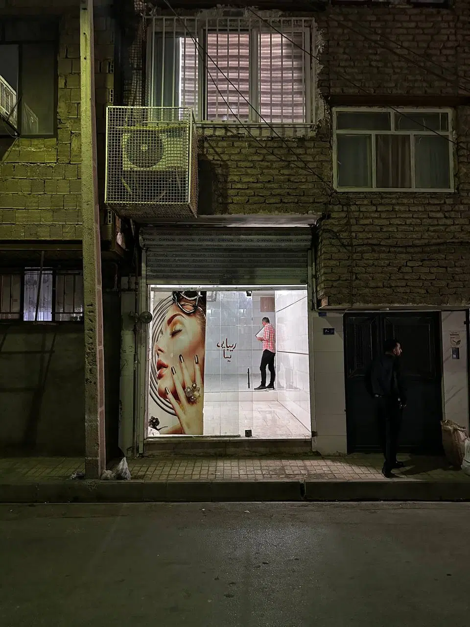 رهن اجاره مغازه 40متری توس70 ( زمان )