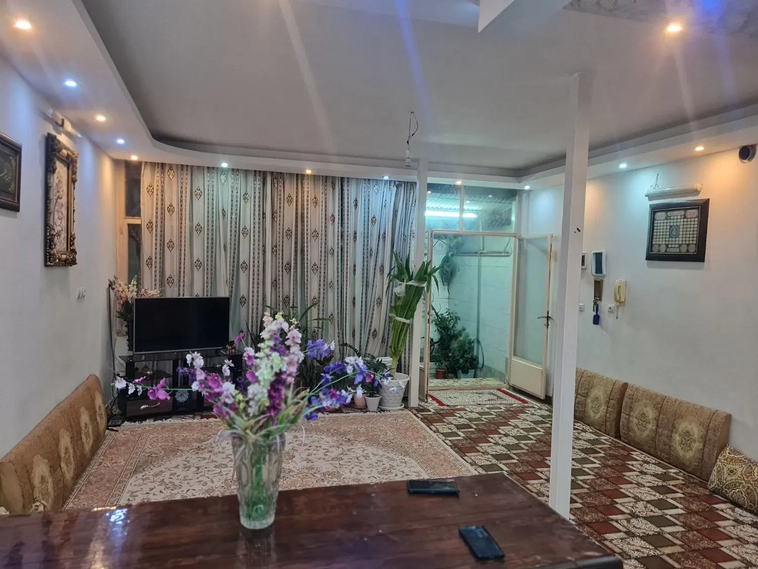 ویلایی دوطبقه با زیر زمین