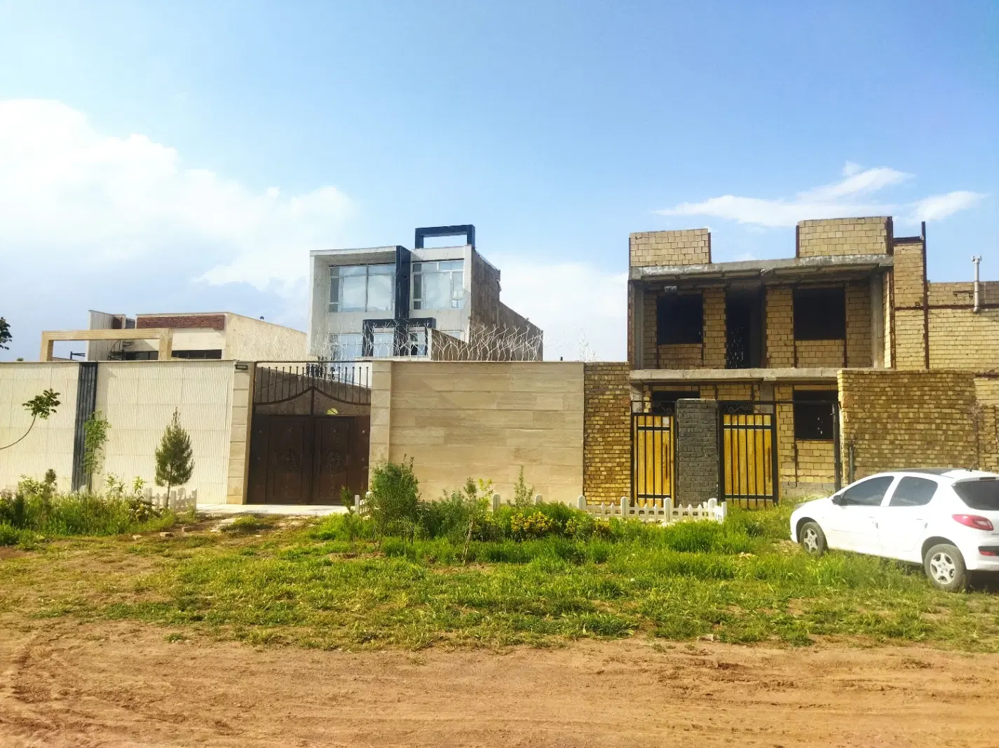 ویلایی دوبلکس نیمه ساخته