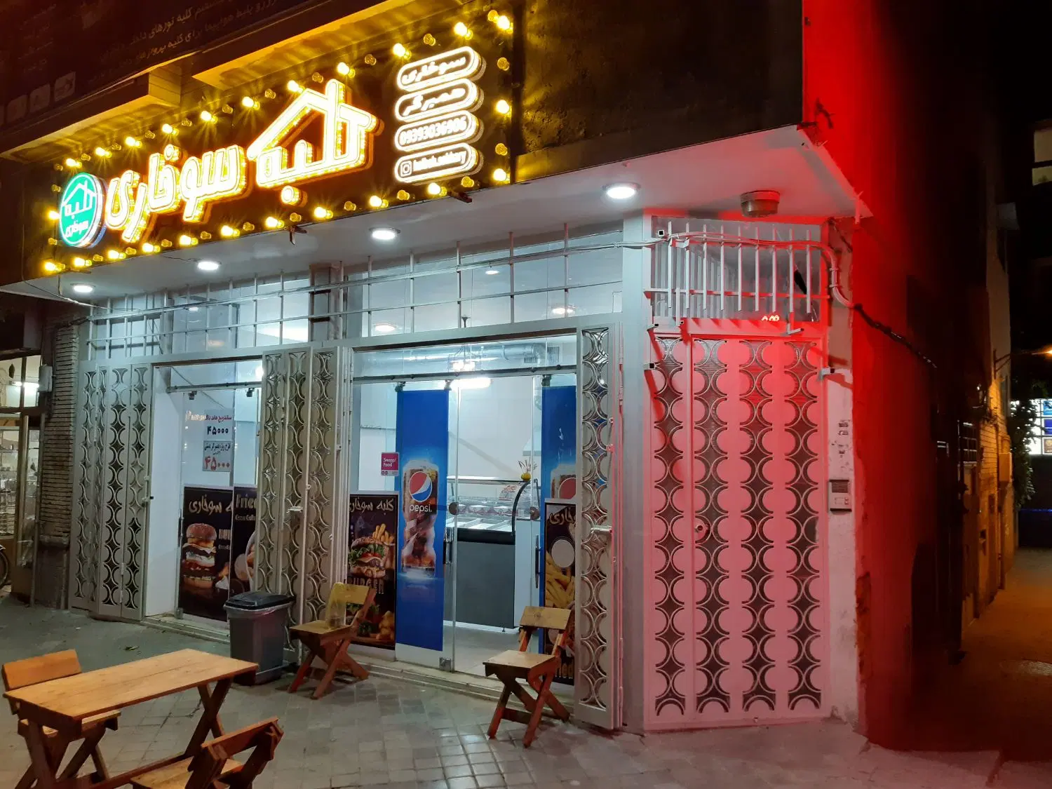 مغازه ۴۰ متری با ۸ متر بر خیابان دو دهنه