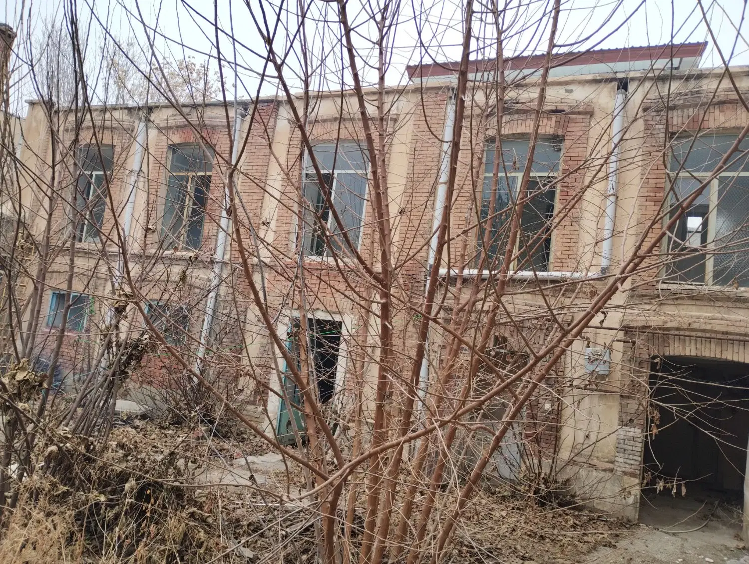 خانه ویلایی و کلنگی